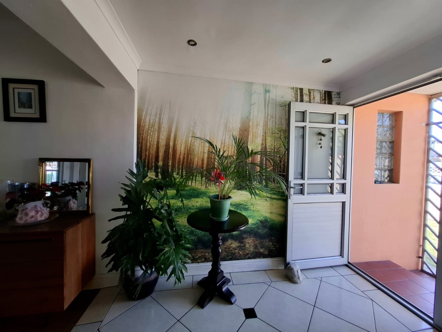 To Let 3 Bedroom Property for Rent in Ruyterwacht Western Cape